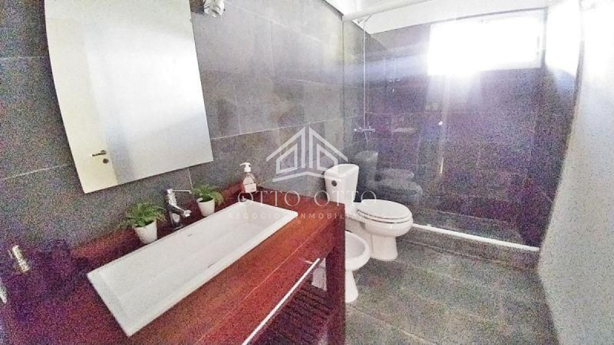 Casa ID.186 - Hermosa casa en venta Punta Piedras  6 dormitorios!