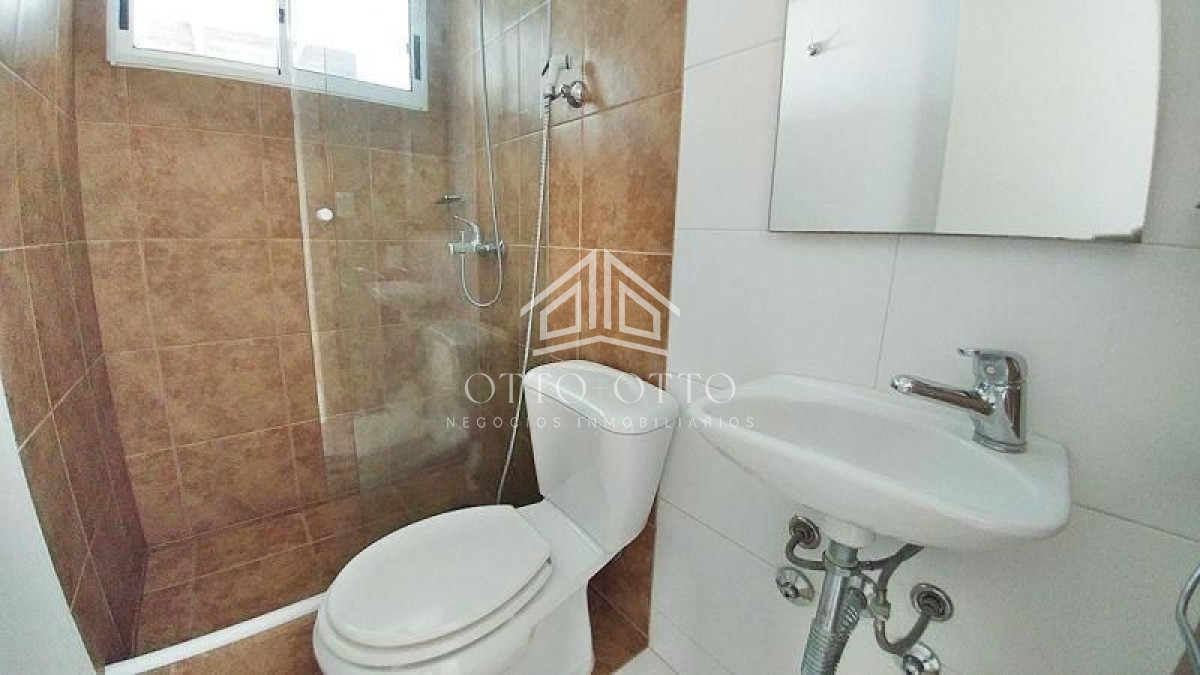 Casa ID.186 - Hermosa casa en venta Punta Piedras  6 dormitorios!