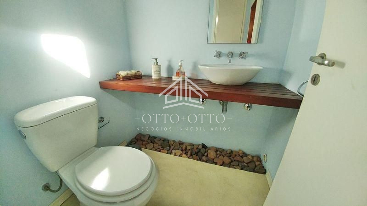 Casa ID.186 - Hermosa casa en venta Punta Piedras  6 dormitorios!