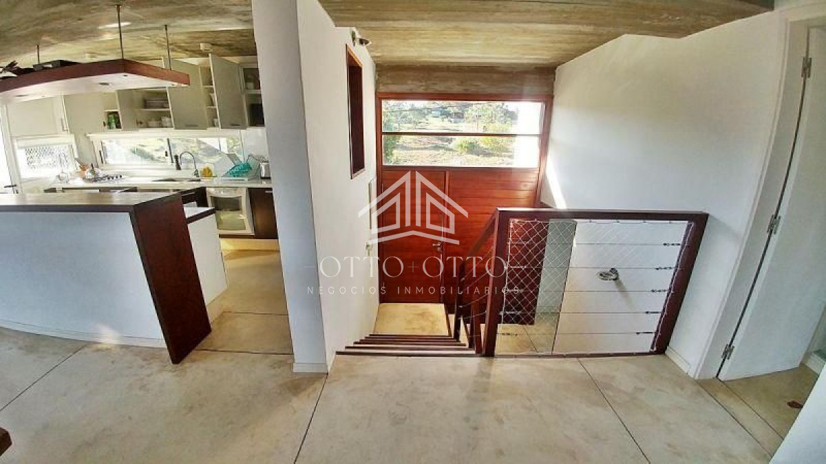 Casa ID.186 - Hermosa casa en venta Punta Piedras  6 dormitorios!