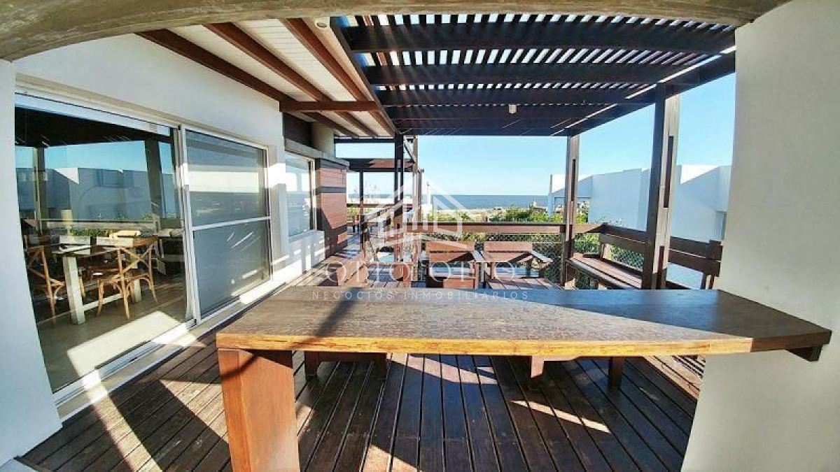 Casa ID.186 - Hermosa casa en venta Punta Piedras  6 dormitorios!
