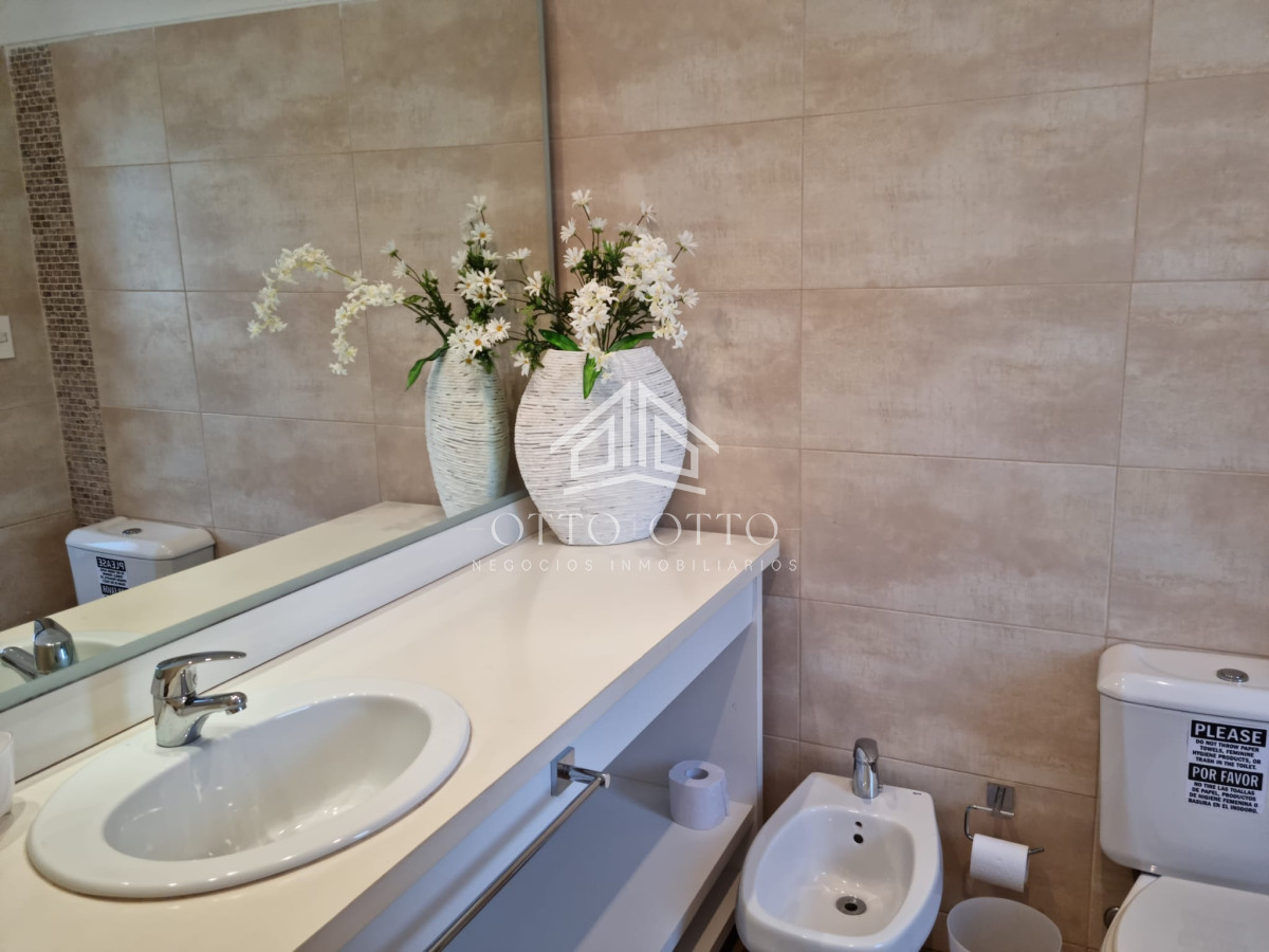 Casa ID.28525 - Venta casa dos dormitorios Punta del este Pinares parrillero