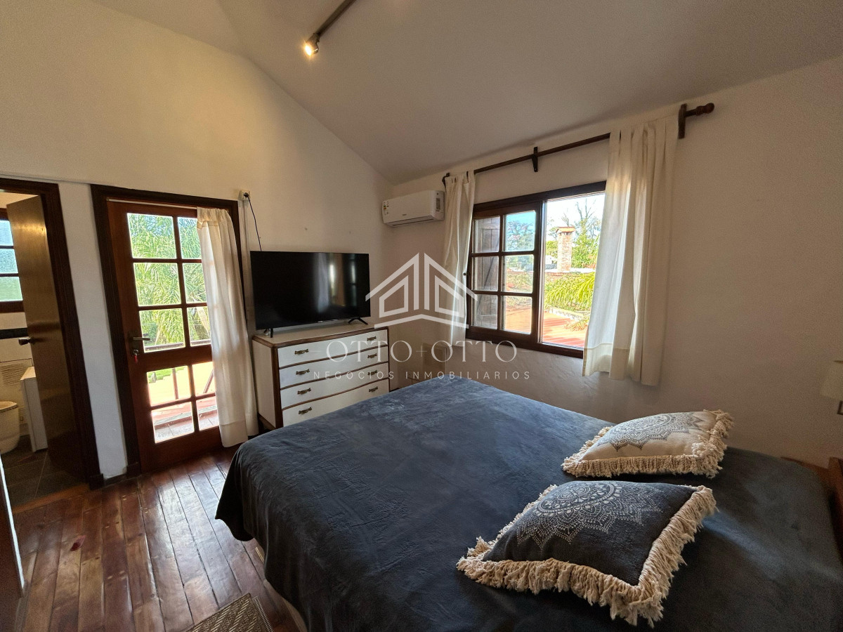 Casa ID.28732 - Venta casa siete dormitorios Punta del Este playa Mansa parrillero y piscina
