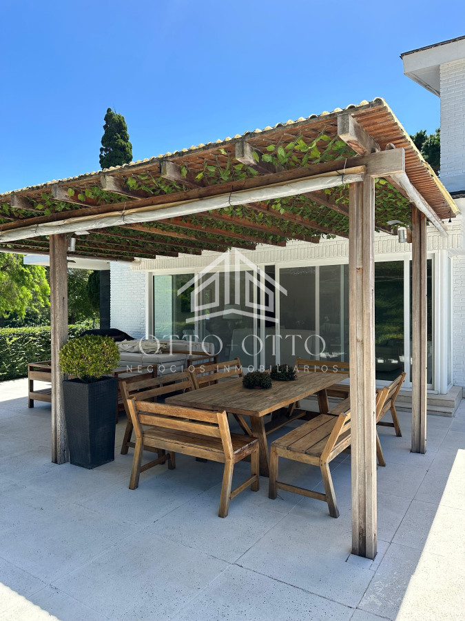 Casa ID.28489 - Hermosa Mansion en El Golf, Punta del Este