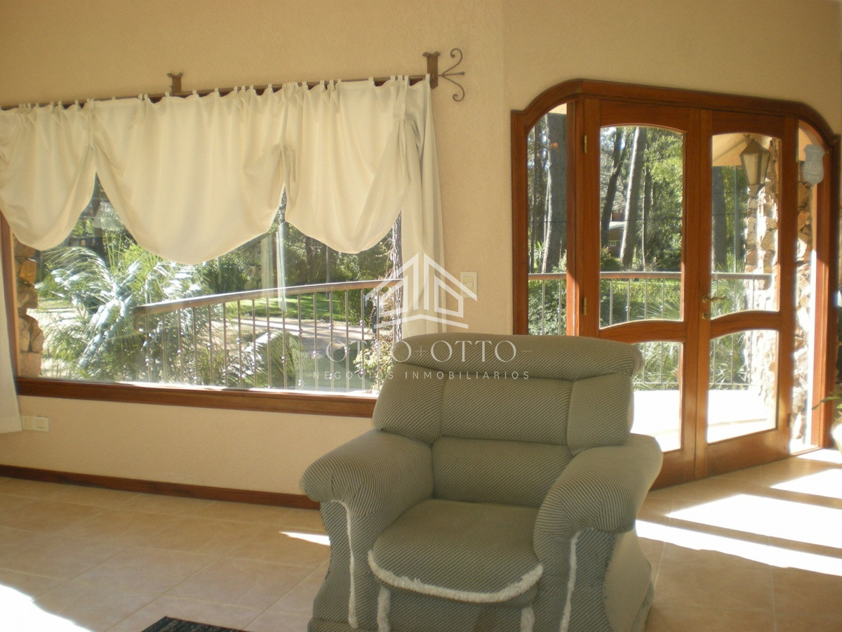 Casa ID.5204 - Casa en venta Lugano Marly 4 dormitorios