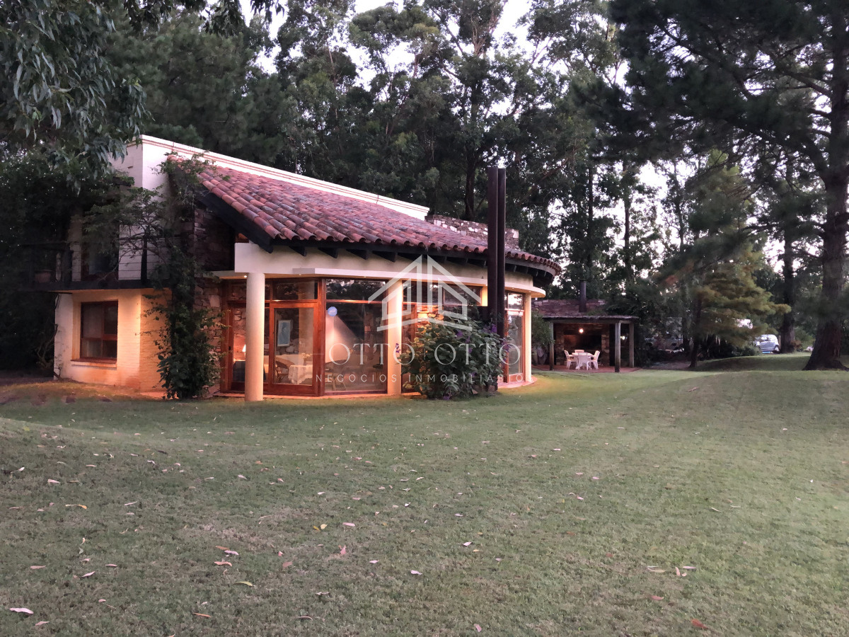 Casa ID.1543 - Venta casa cuatro dormitorios Maldonado Portezuelo gran terreno parrillero