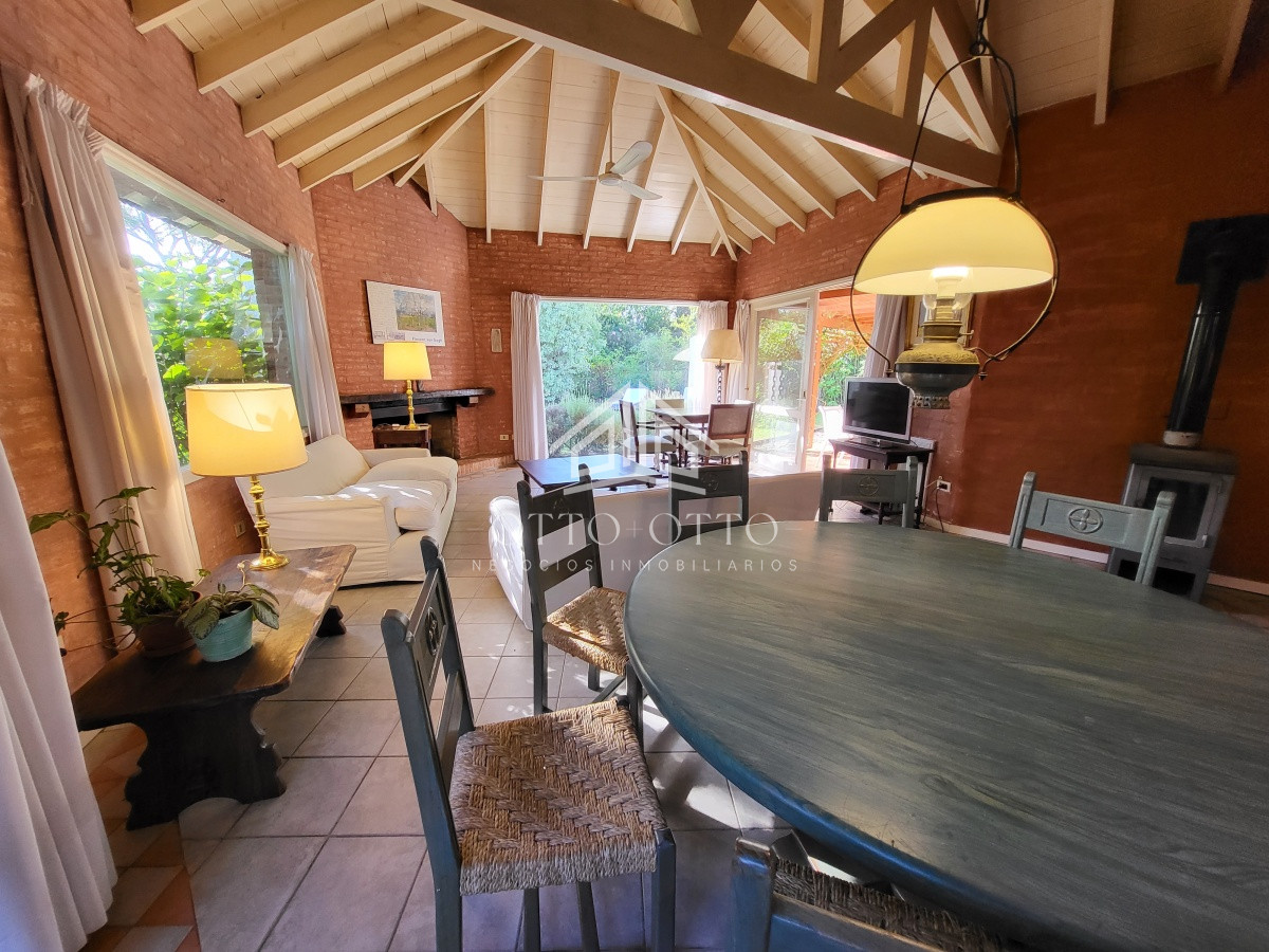 Casa ID.26776 - Venta casa cuatro dormitorios Punta del este barrio Arbolada parrillero y gran terreno