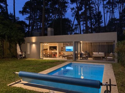 Casa a metros de montoya