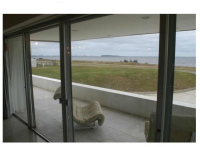 Alquiler casa ocho dormitorios punta del este playa mansa 