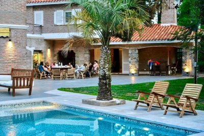 Venta casa siete dormitorios punta del este playa mansa piscina