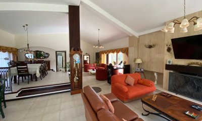 Casa en venta Lugano 5 dormitorios