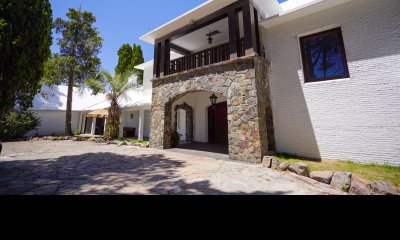 Hermosa Mansion en Golf, Punta del Este