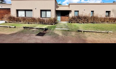 Hermosa casa en barrio cerrado