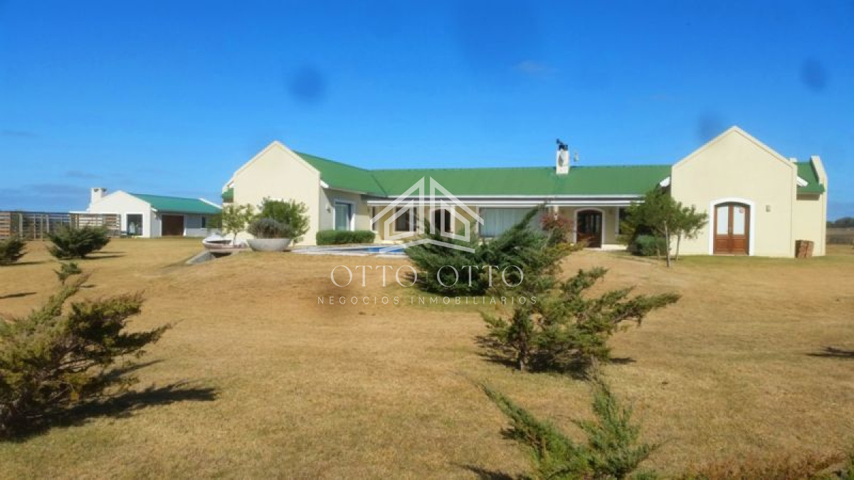 Chacra ID.4781 - Chacra en venta Manantiales 5 dormitorios
