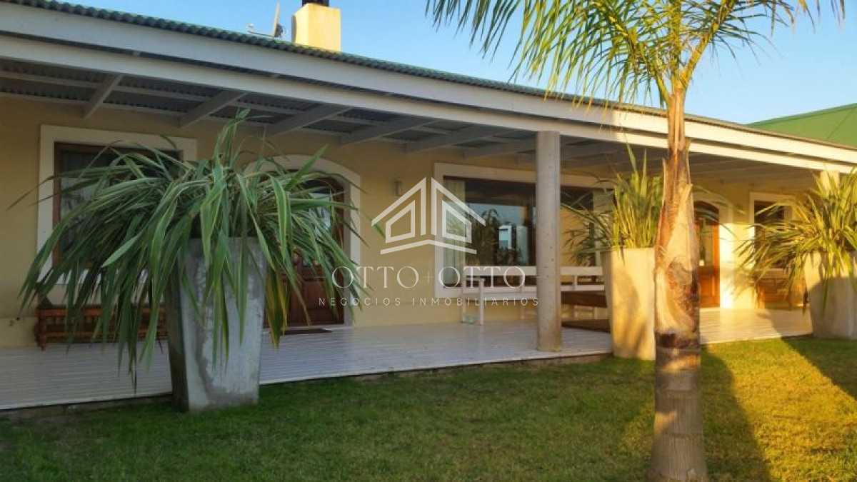 Chacra ID.4781 - Chacra en venta Manantiales 5 dormitorios
