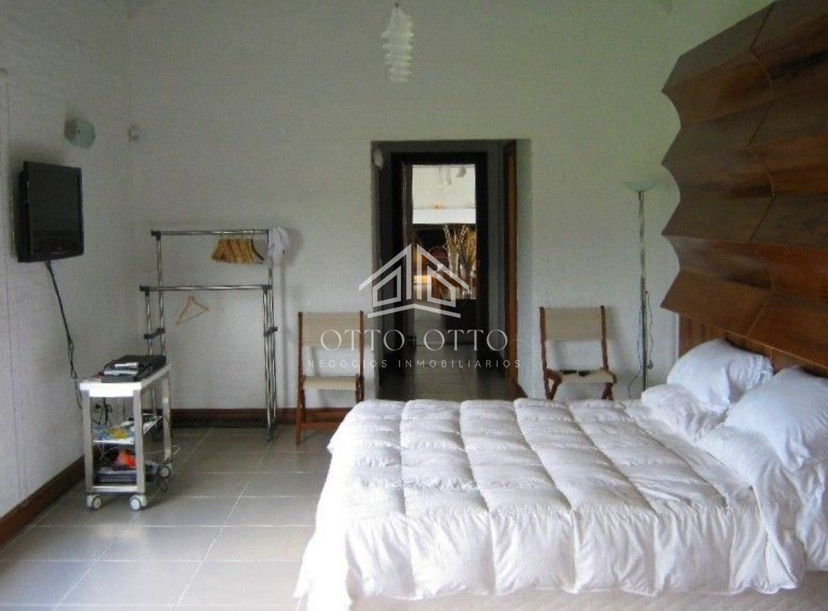 Chacra ID.4781 - Chacra en venta Manantiales 5 dormitorios