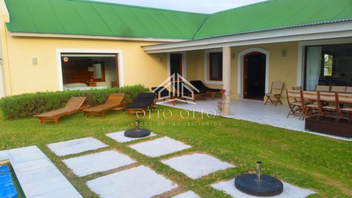 Chacra ID.4781 - Chacra en venta Manantiales 5 dormitorios