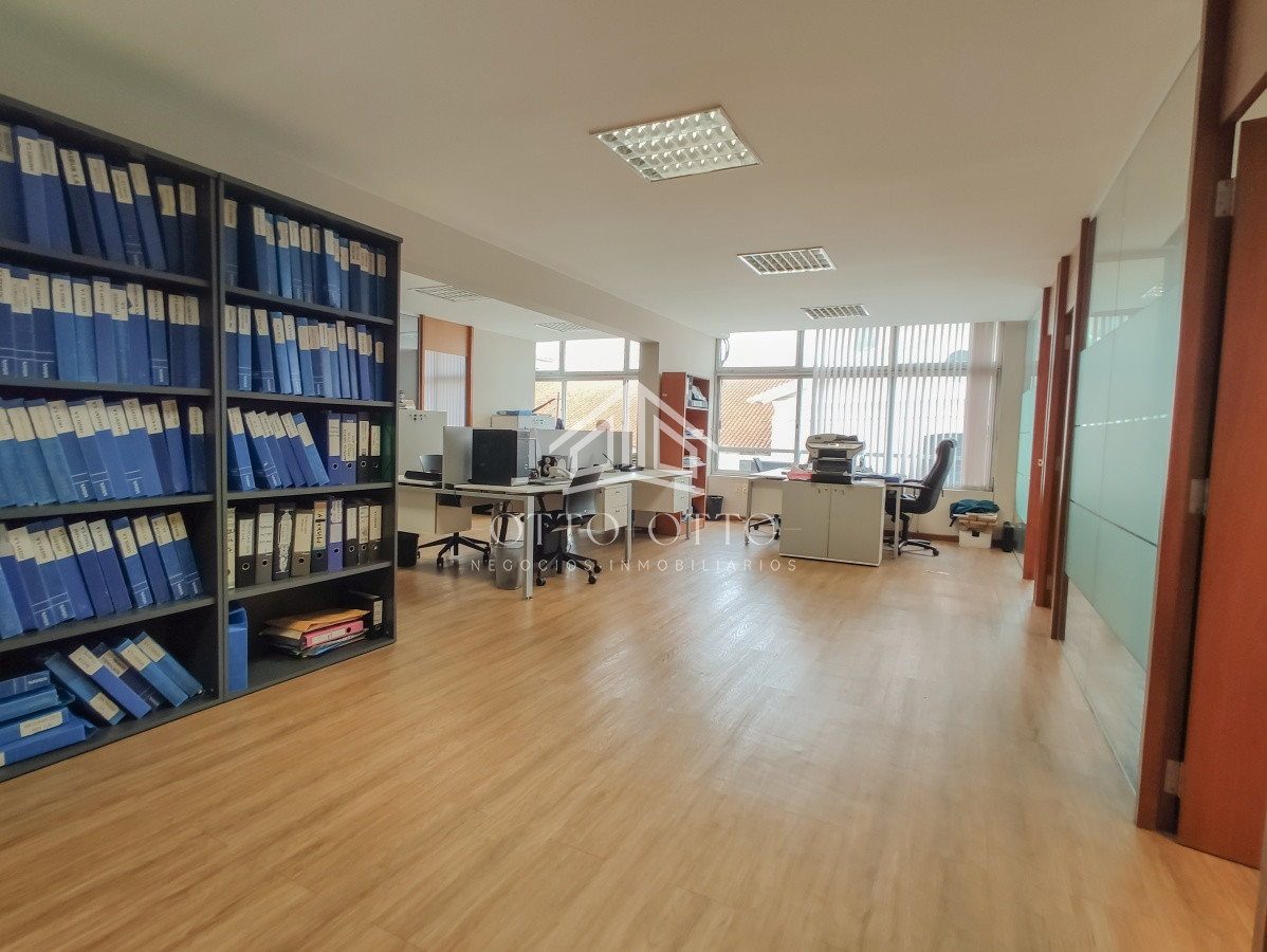 Local Comercial ID.6199 - Oficina en venta en Ciudad Vieja