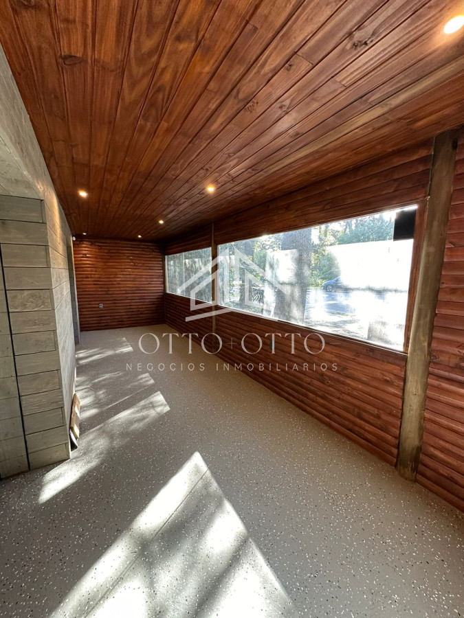 Local Comercial ID.28382 - Hermoso Local Gastronómico o Comercial con instalaciones listas en Punta del Este en Venta o Alquiler