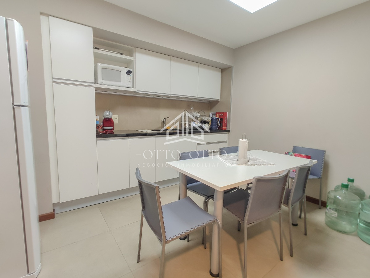 Local Comercial ID.6199 - Oficina en venta en Ciudad Vieja