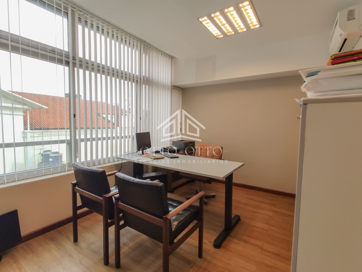 Local Comercial ID.6199 - Oficina en venta en Ciudad Vieja
