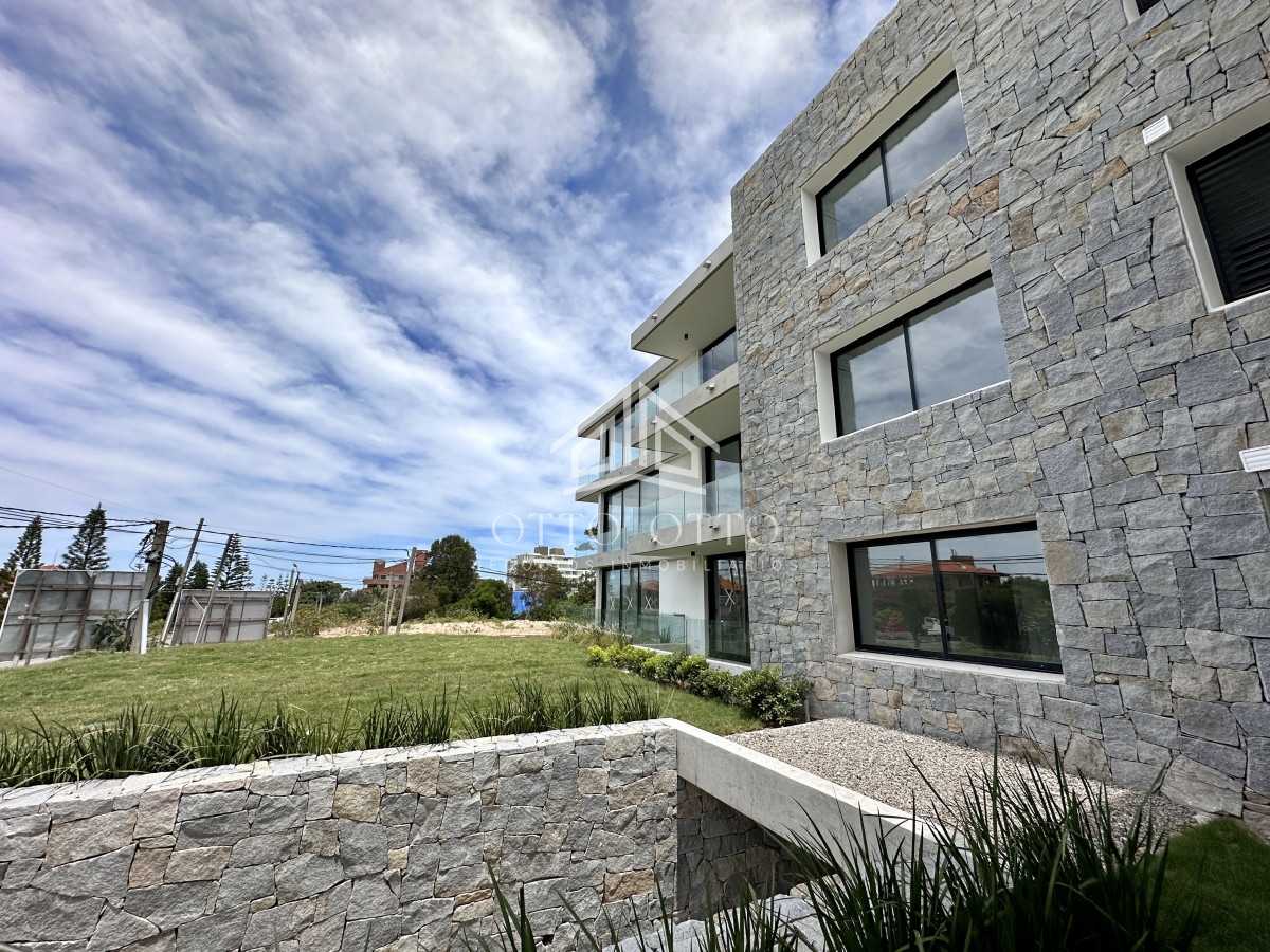 Apartamento ID.26197 - Apartamento en venta de 1 dormitorio en Playa Brava, Punta del Este