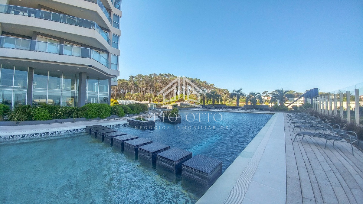 Apartamento ID.26588 - Apartamento en venta, 4 dormitorios en playa brava punta del este