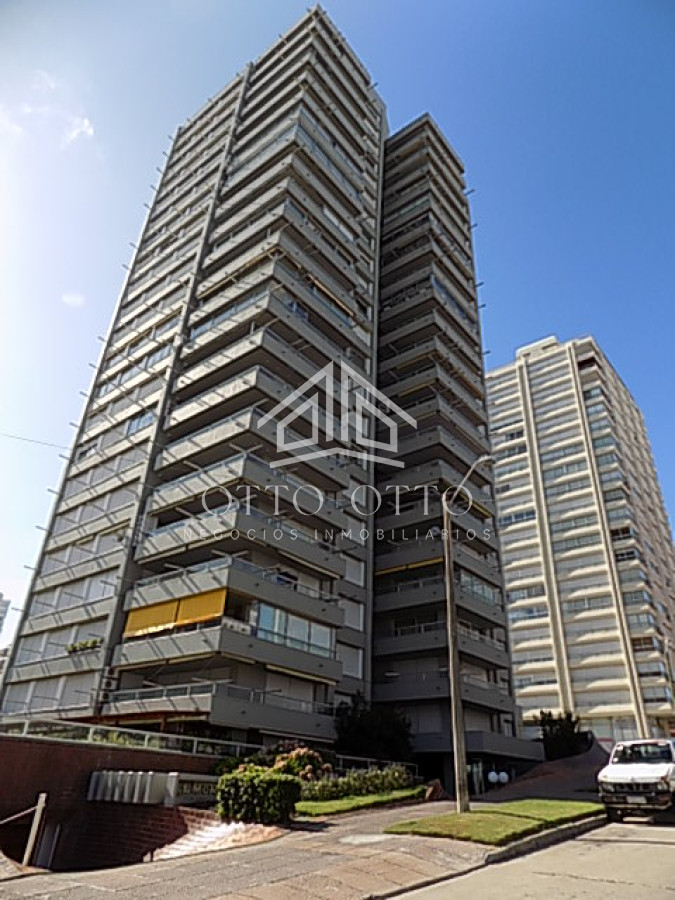 Apartamento ID.555 - Espectacular Penthouse en Alquiler y venta Fte al puerto