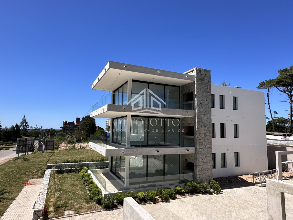 Apartamento ID.26197 - Apartamento en venta de 1 dormitorio en Playa Brava, Punta del Este