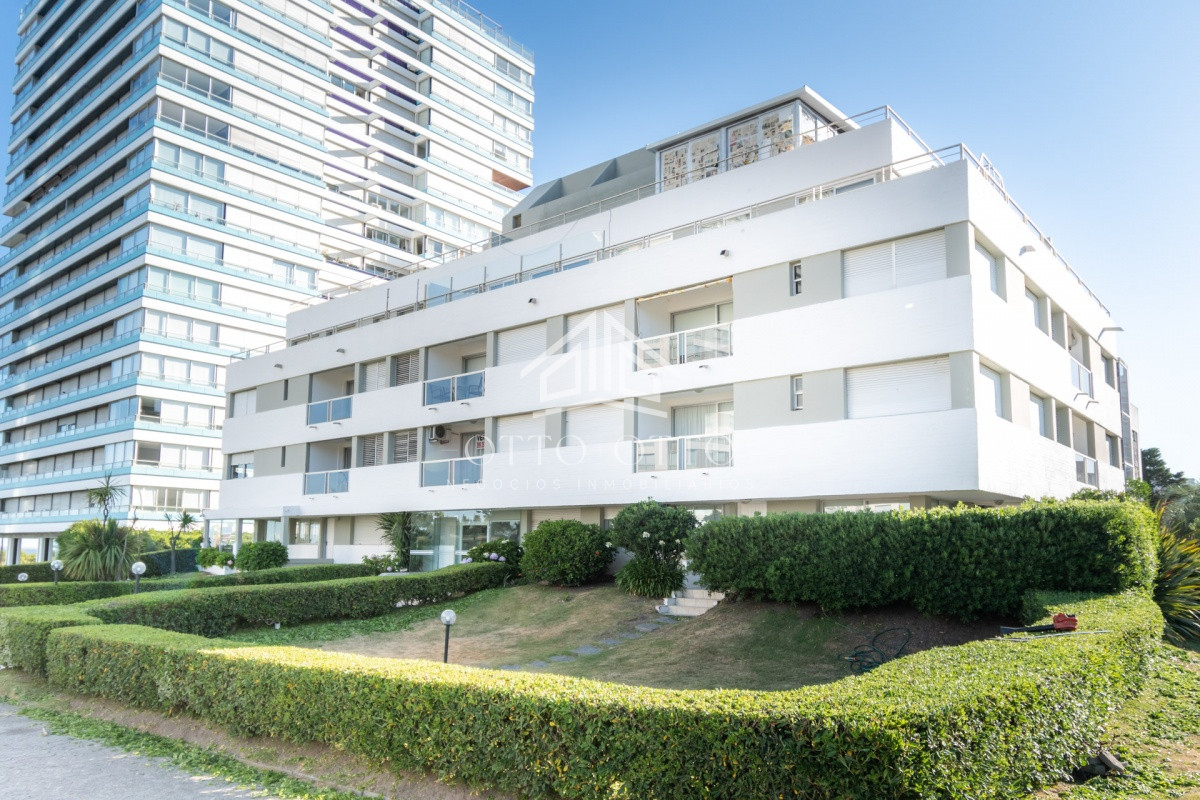 Apartamento ID.1637 - Apartamento en venta Playa Mansa 2 dormitorios