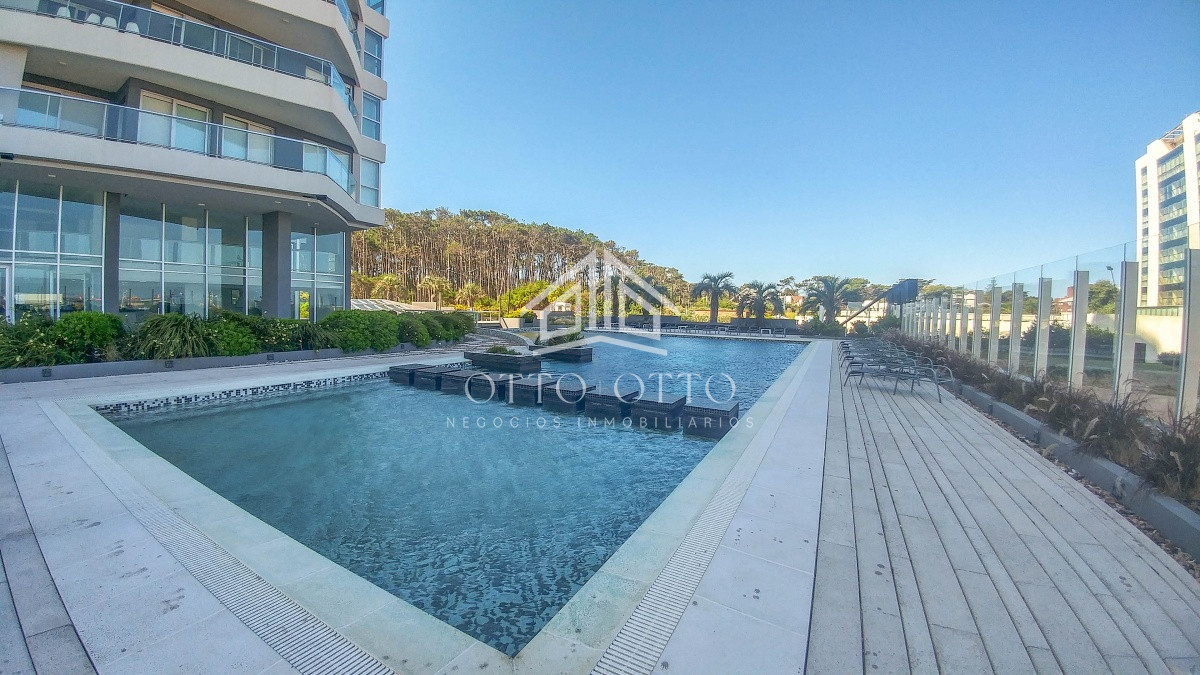 Apartamento ID.26588 - Apartamento en venta, 4 dormitorios en playa brava punta del este