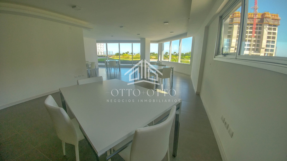 Apartamento ID.26588 - Apartamento en venta, 4 dormitorios en playa brava punta del este