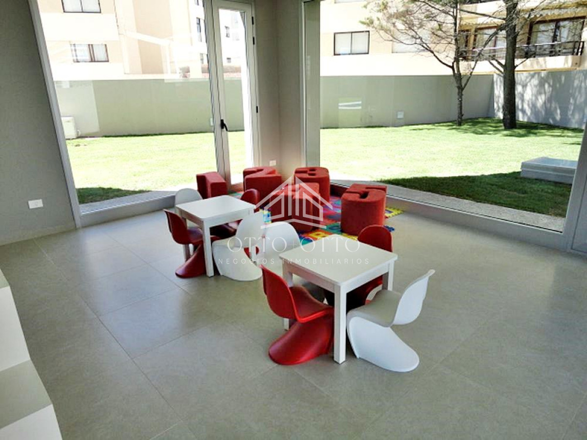 Apartamento ID.3554 - Semi piso en playa Brava, edificio reservado y moderno. 