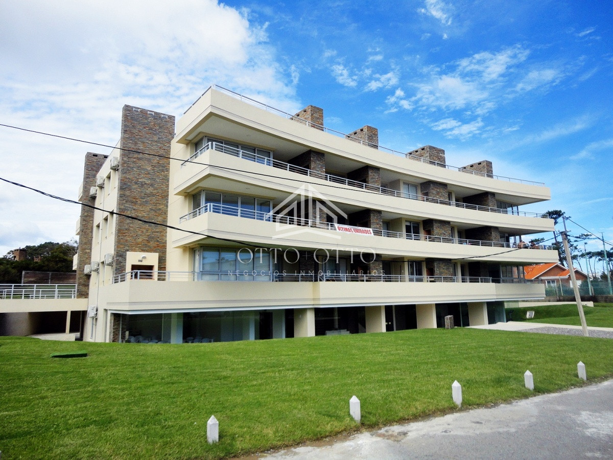 Apartamento ID.4150 - Apartamento en alquiler  Playa Mansa 1 dormitorio
