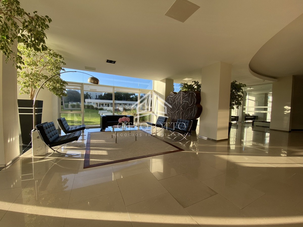 Apartamento ID.26568 - Apartamento en venta con 4 dormitorios en Punta del Este