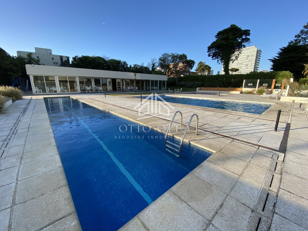 Apartamento ID.26568 - Apartamento en venta con 4 dormitorios en Punta del Este