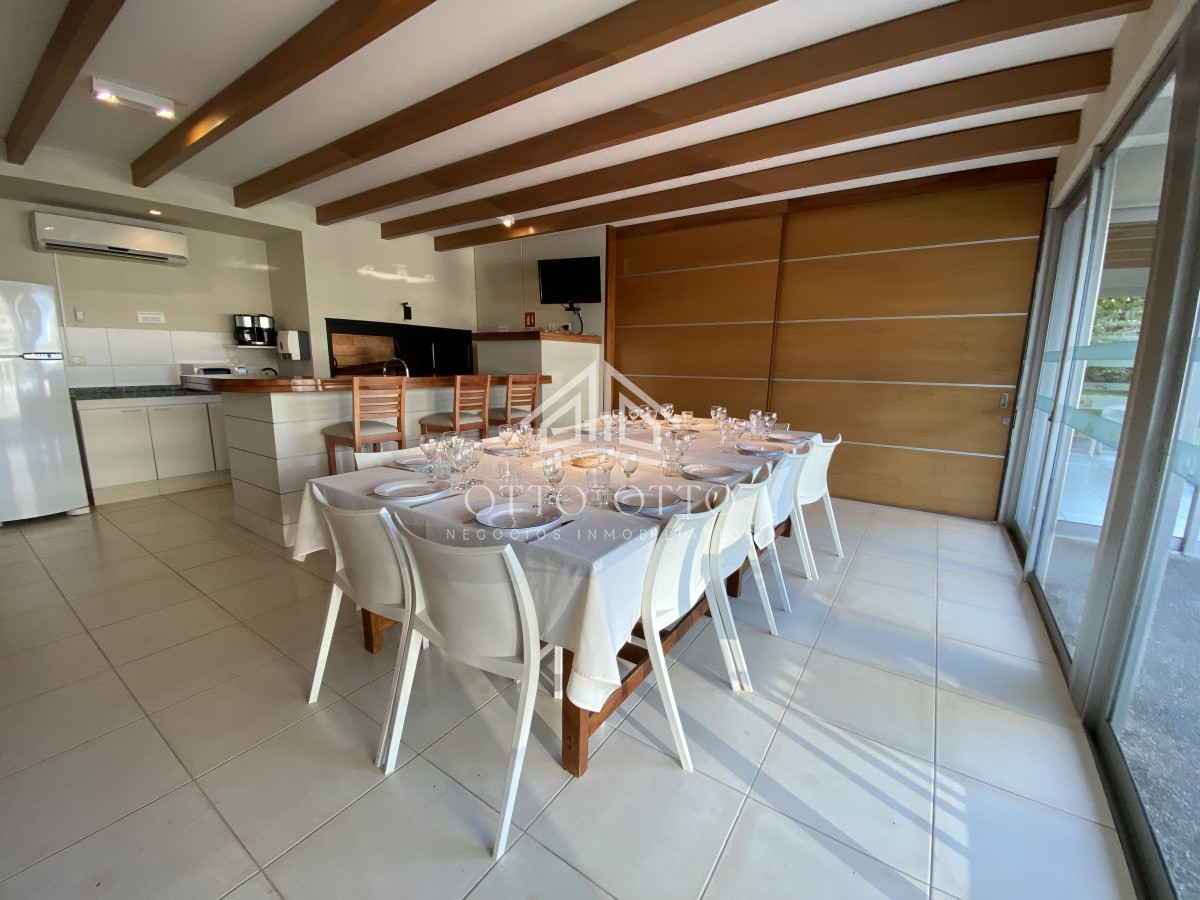 Apartamento ID.26568 - Apartamento en venta con 4 dormitorios en Punta del Este