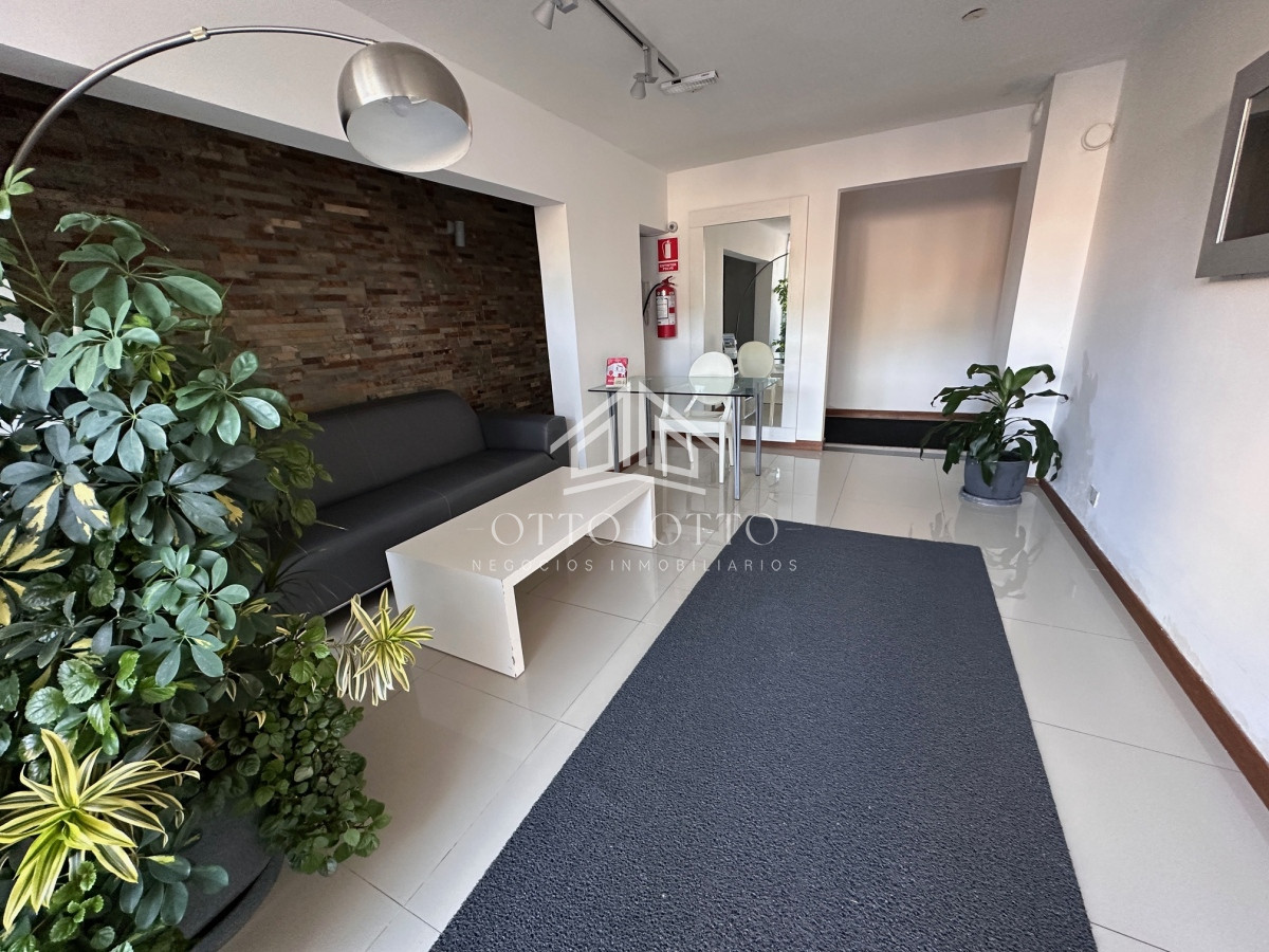 Apartamento ID.1595 - Apartamento en venta en primera linea Playa Mansa - parrillero