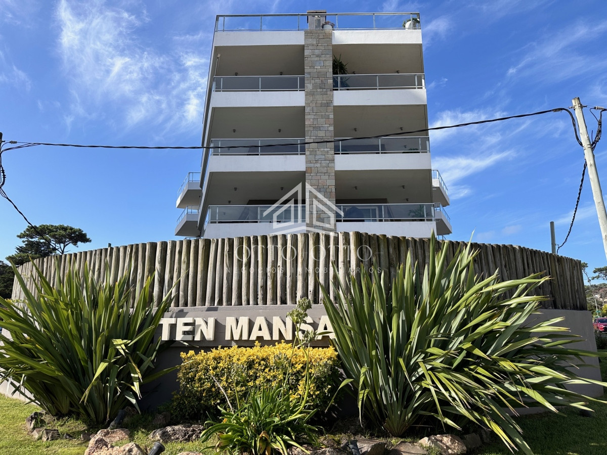 Apartamento ID.1595 - Apartamento en venta en primera linea Playa Mansa - parrillero