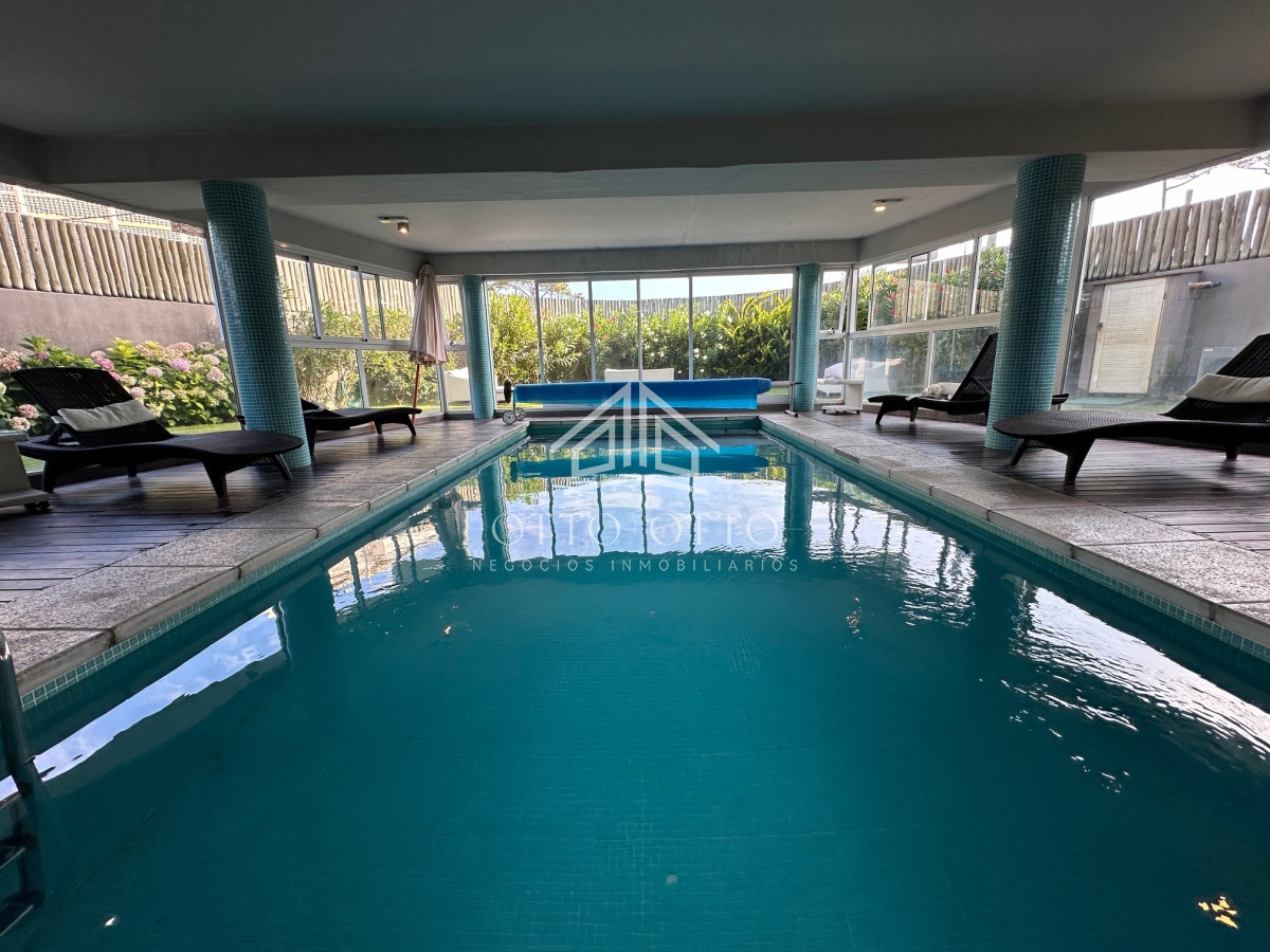 Apartamento ID.1595 - Apartamento en venta en primera linea Playa Mansa - parrillero
