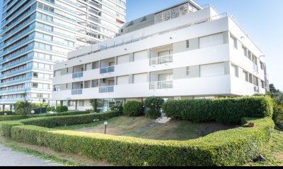 Apartamento en venta Playa Mansa 2 dormitorios