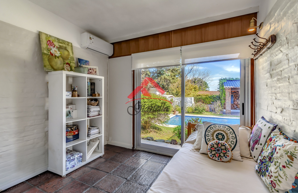 Casa ID.2150 - CASA EN VENTA A 3 CUADRAS DE LA PLAYA