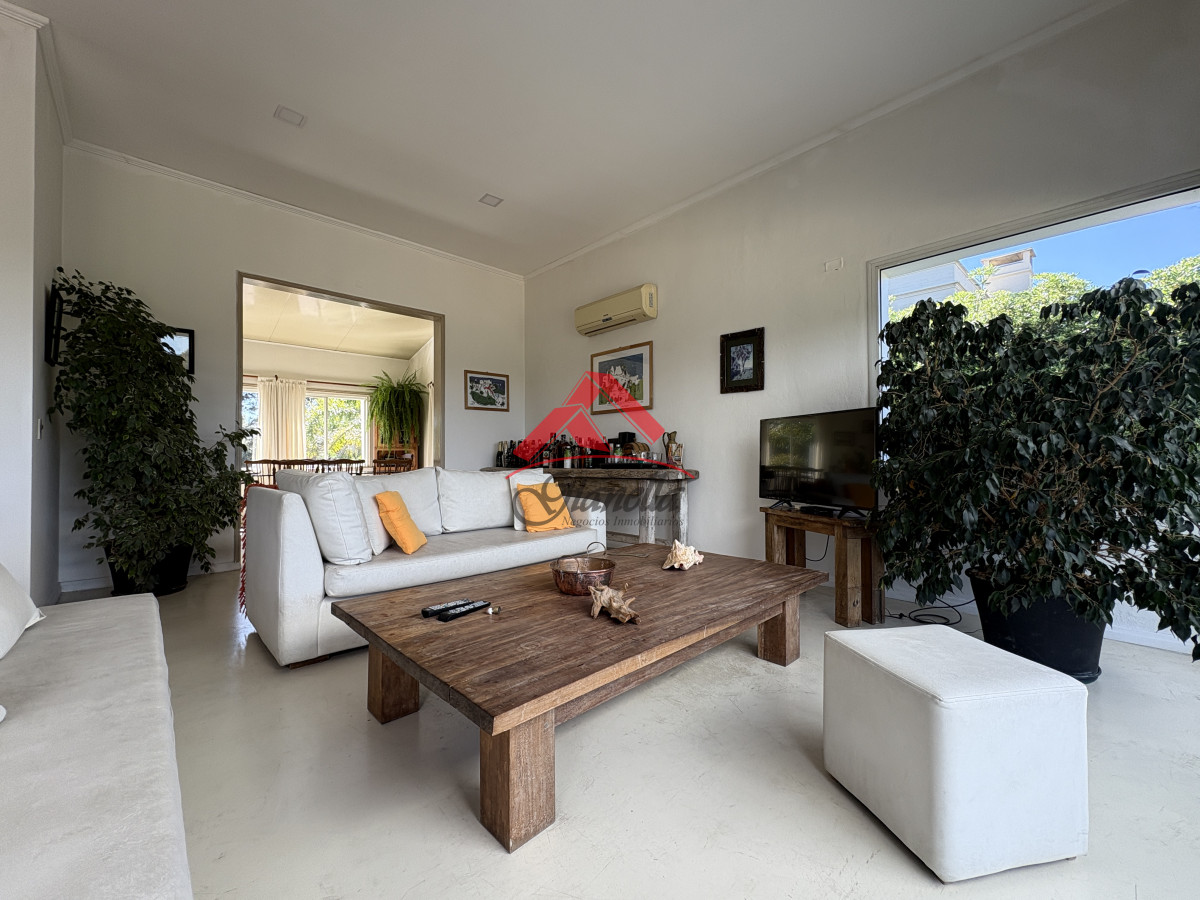 Casa ID.2167 - Moderna Casa a metros del MAR