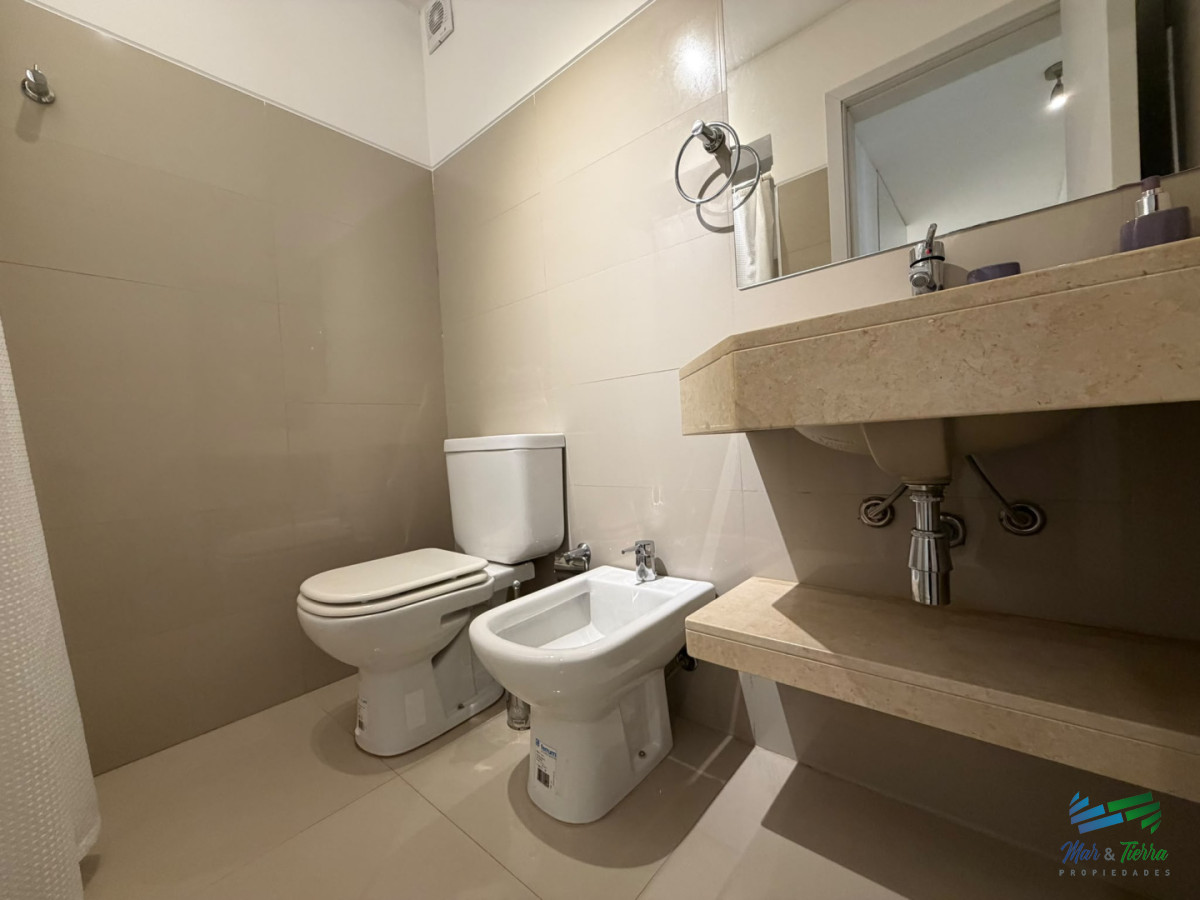 Apartamento ID.5813 - En venta apartamento duplex de 2 dormitorios en Sunrise, Aidy Grill, Punta del Este