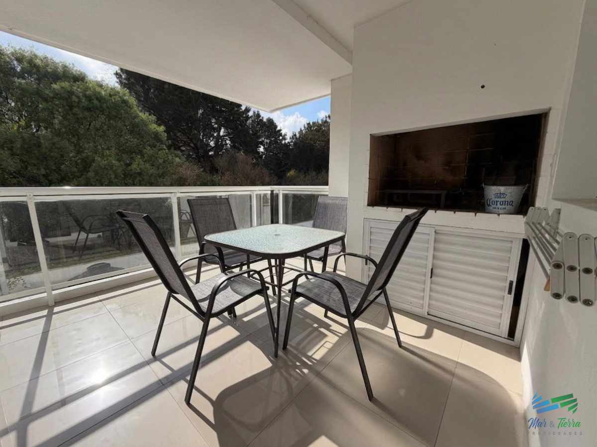 Apartamento ID.5813 - En venta apartamento duplex de 2 dormitorios en Sunrise, Aidy Grill, Punta del Este