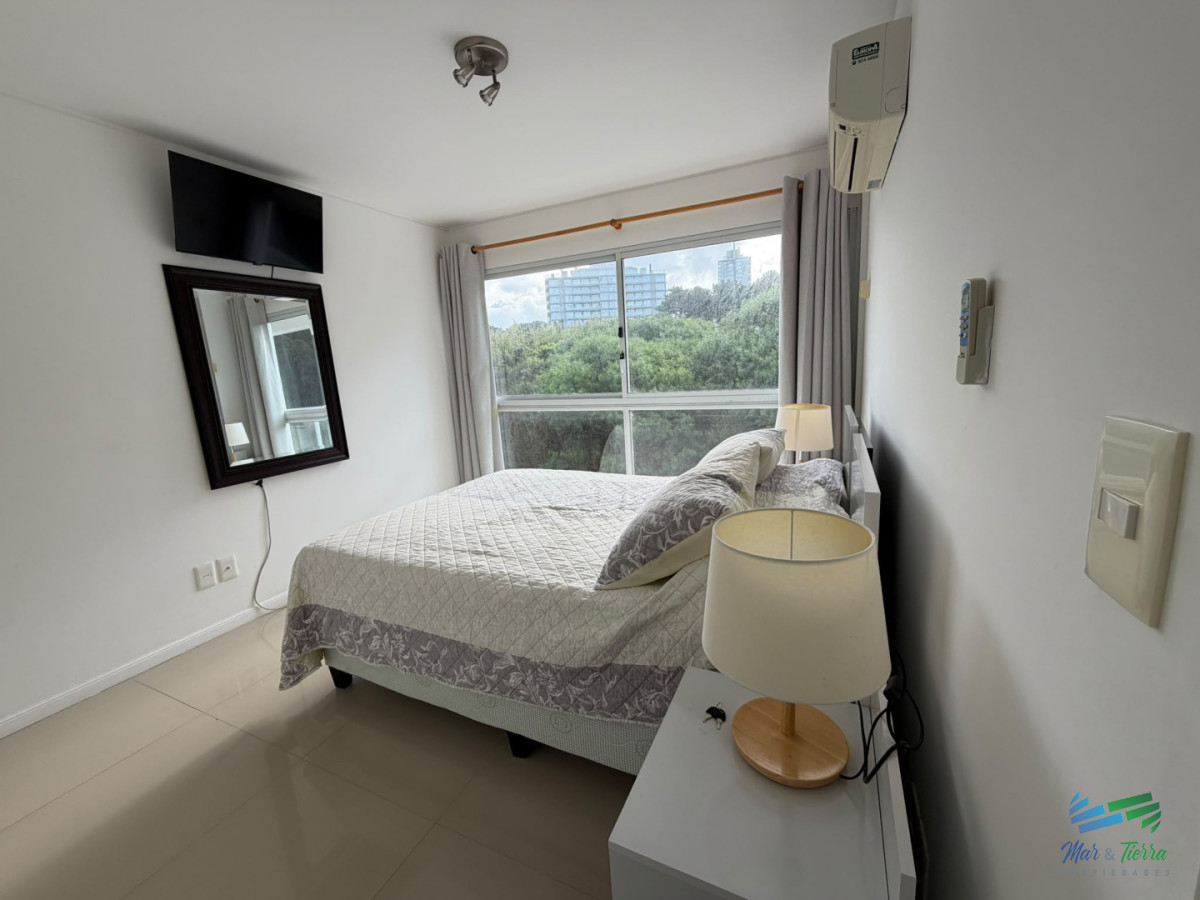 Apartamento ID.5813 - En venta apartamento duplex de 2 dormitorios en Sunrise, Aidy Grill, Punta del Este