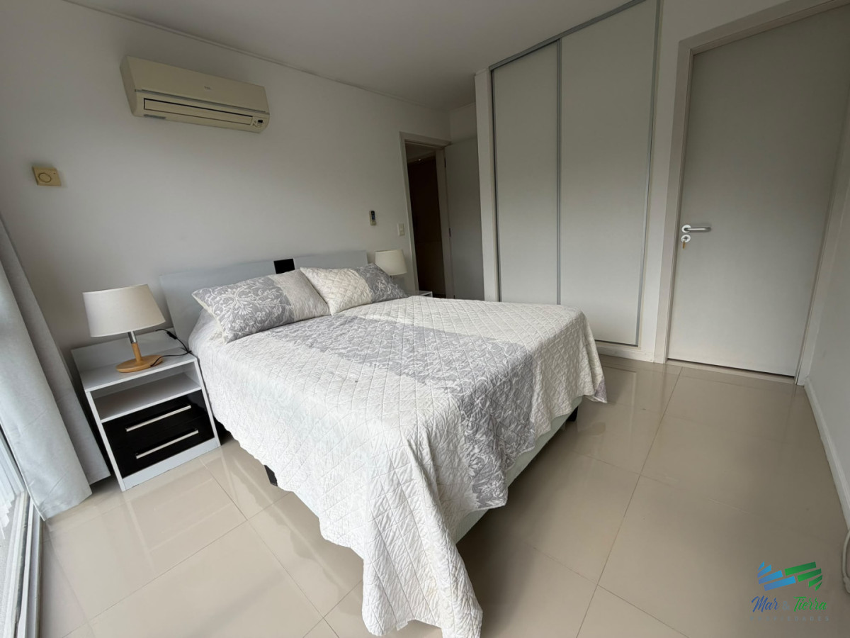 Apartamento ID.5813 - En venta apartamento duplex de 2 dormitorios en Sunrise, Aidy Grill, Punta del Este