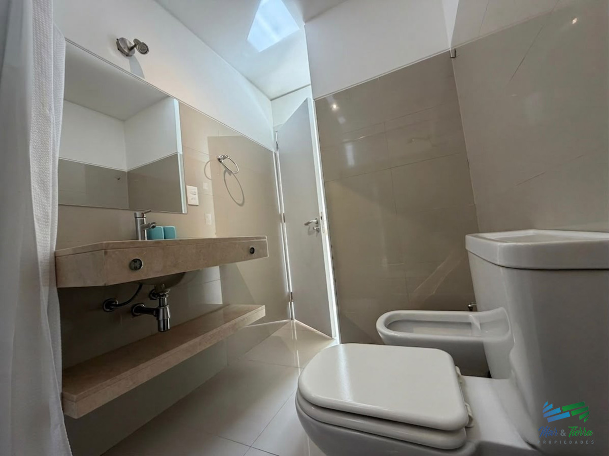 Apartamento ID.5813 - En venta apartamento duplex de 2 dormitorios en Sunrise, Aidy Grill, Punta del Este