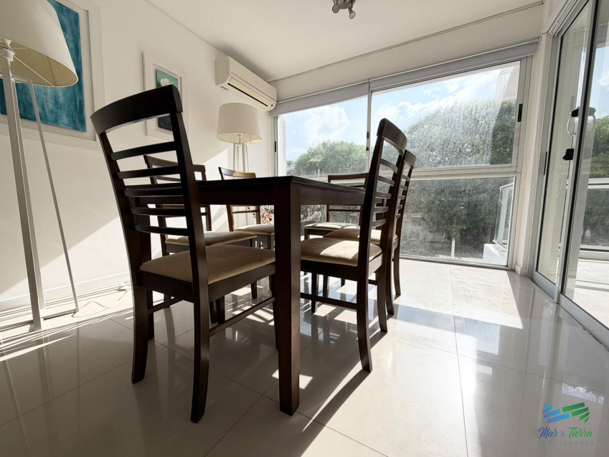 Apartamento ID.5813 - En venta apartamento duplex de 2 dormitorios en Sunrise, Aidy Grill, Punta del Este