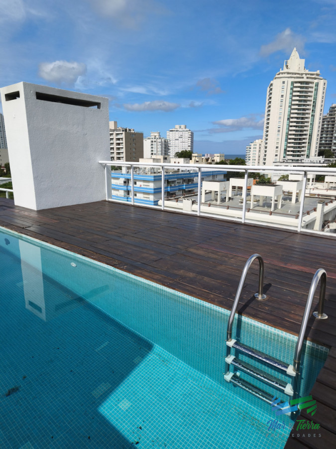 Apartamento ID.5813 - En venta apartamento duplex de 2 dormitorios en Sunrise, Aidy Grill, Punta del Este